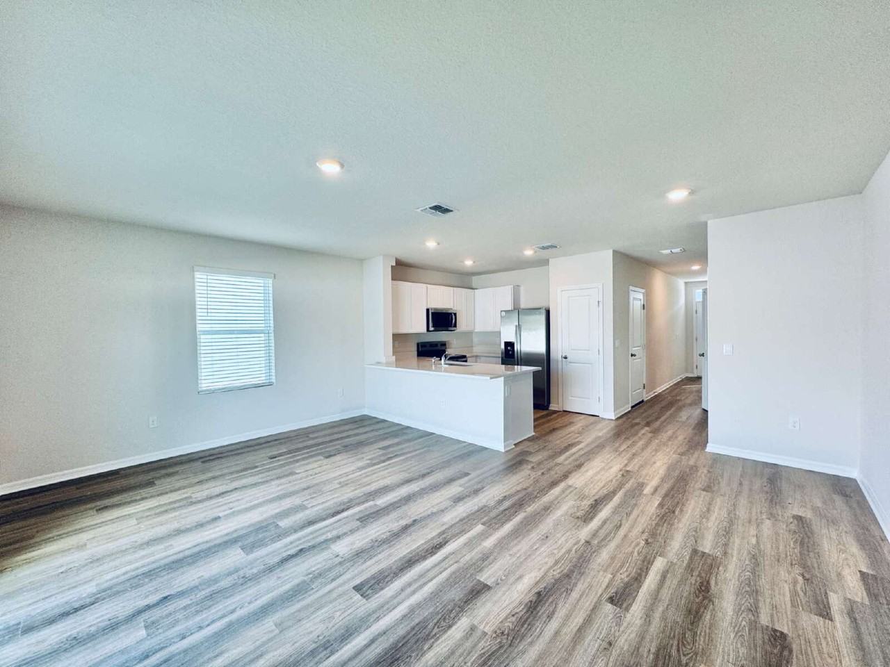 2755 Newbern Banks Dr - Photo 3 of 34