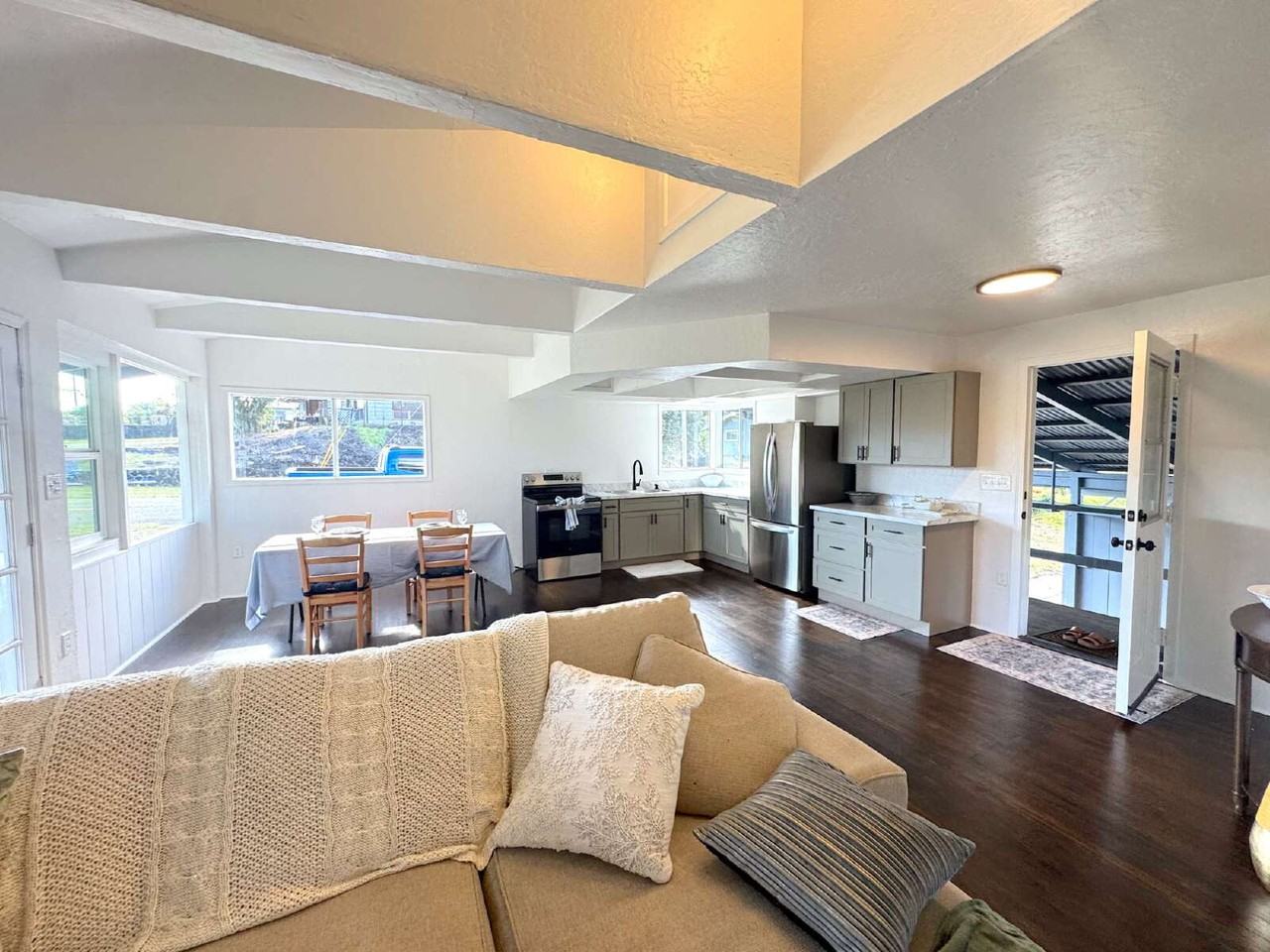 446 Ainaola Dr - Photo 4 of 11