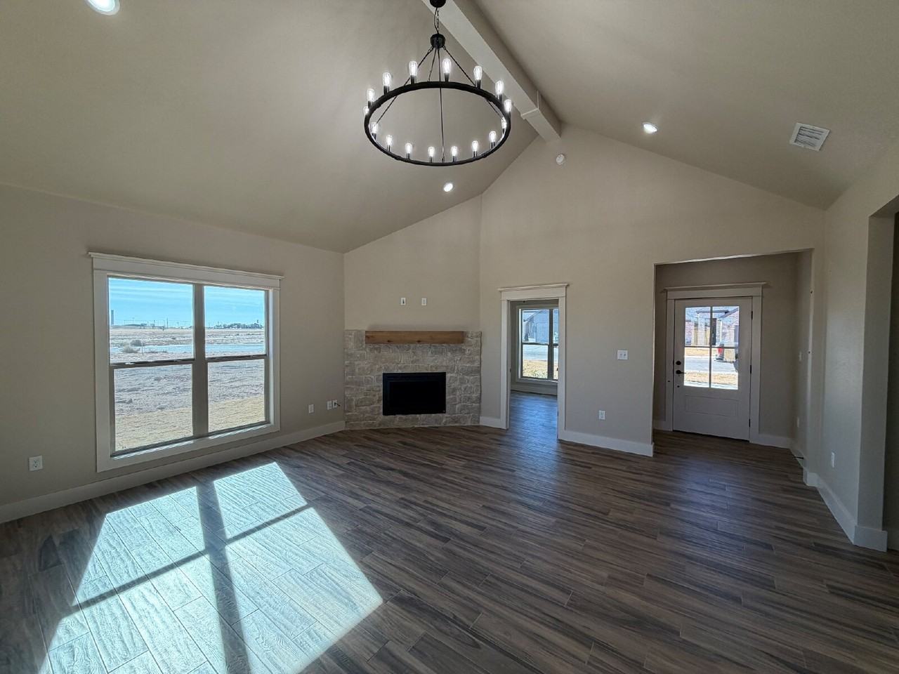 406 Essex Ln - Photo 2 of 16