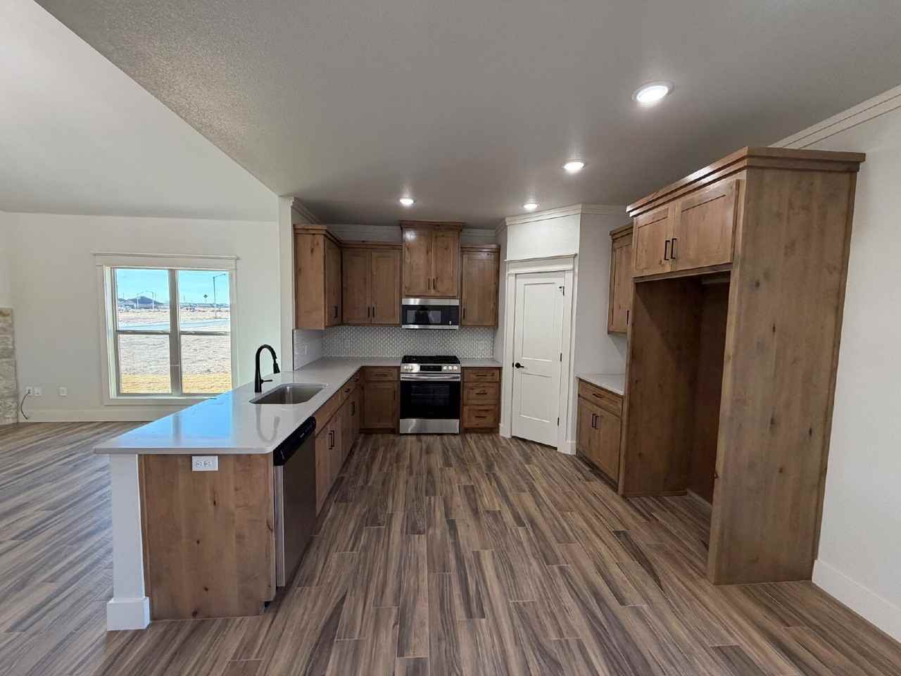 1216 N 6th St - Photo 3 of 16