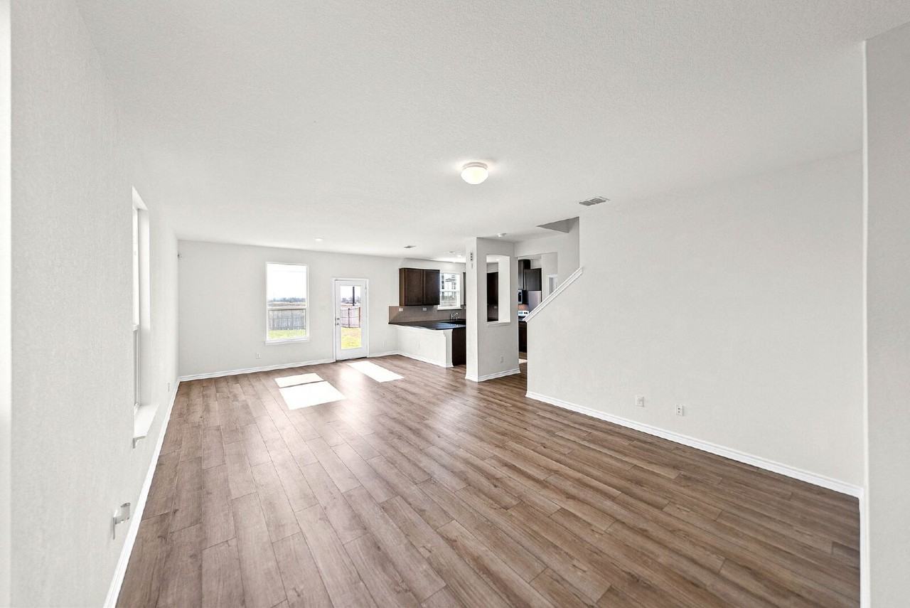 4750 Broadside Ave - Photo 6 of 46