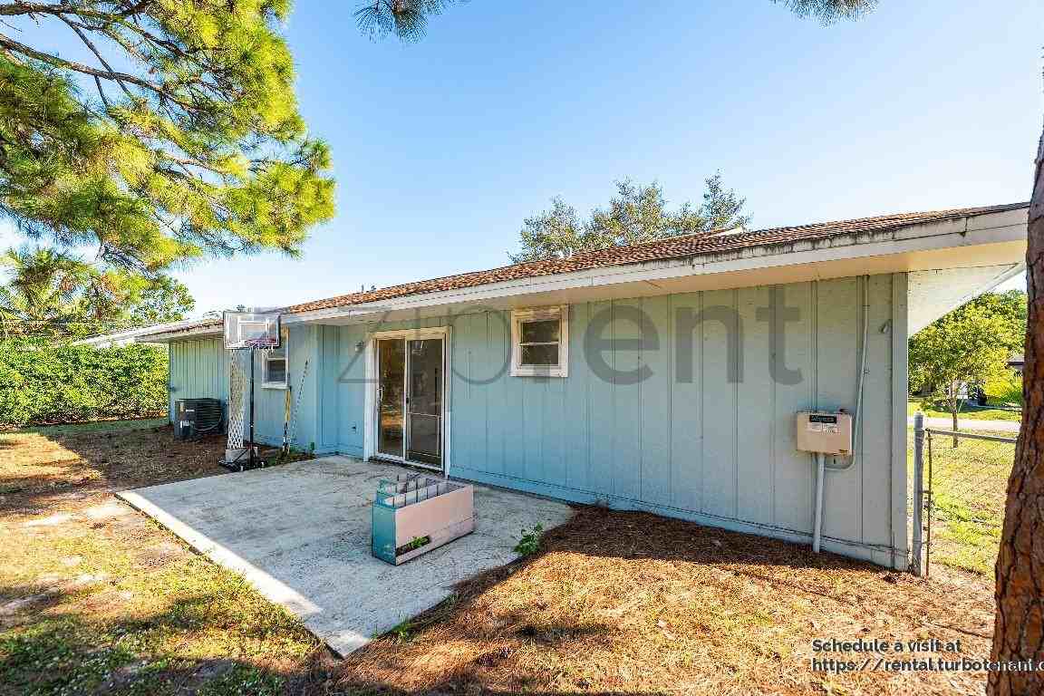 772 Nw Virginia St - Photo 4 of 30