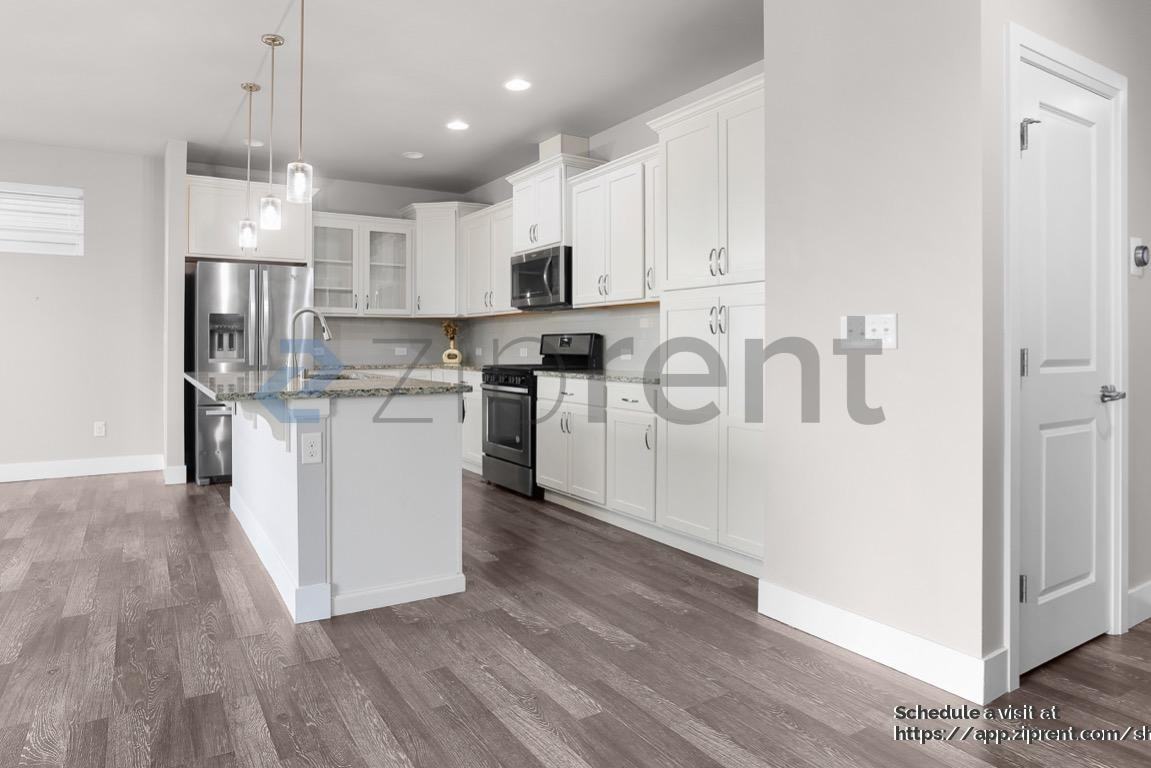 13003 31st Ave W - Photo 4 of 18