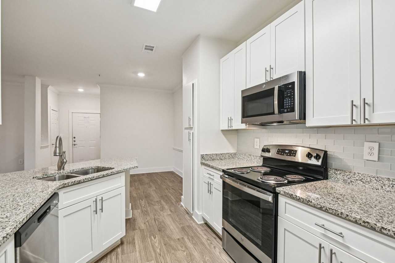 Wesley St. James Apartments at Sandy Springs - Photo 7 of 51