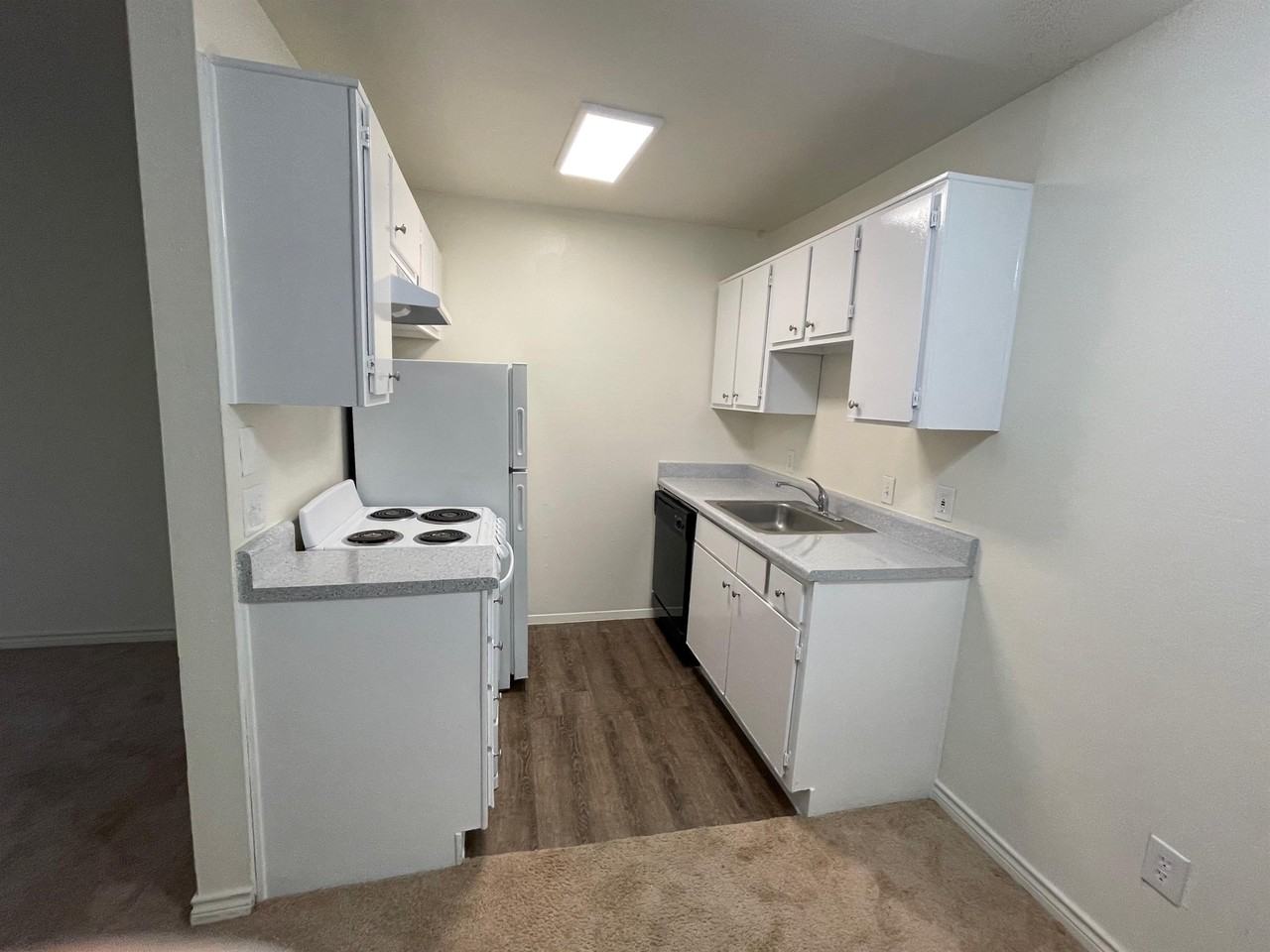 411 Hickory St #7 - Photo 5 of 11