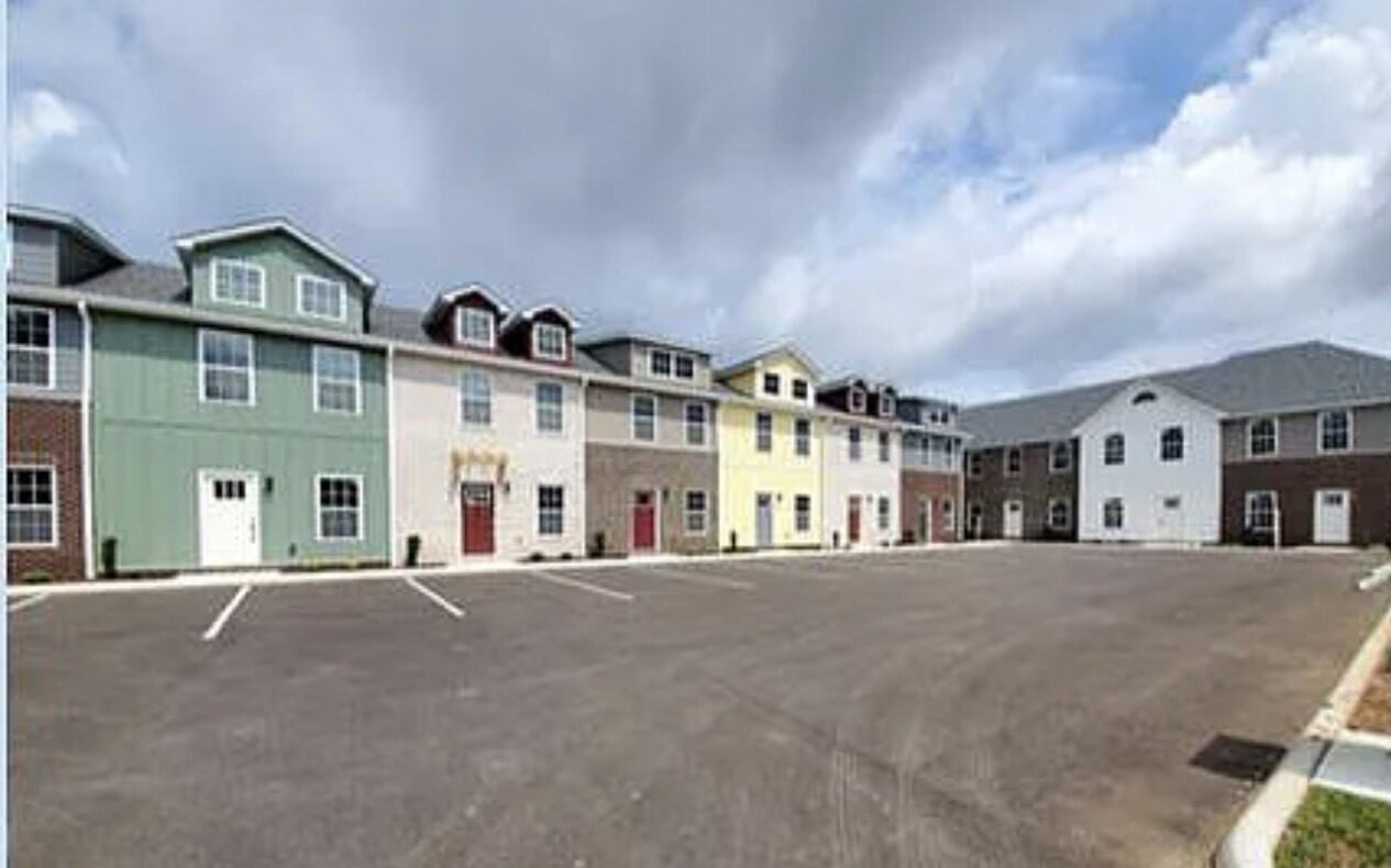 151 Rosemont Dr #151 - Photo 3 of 9