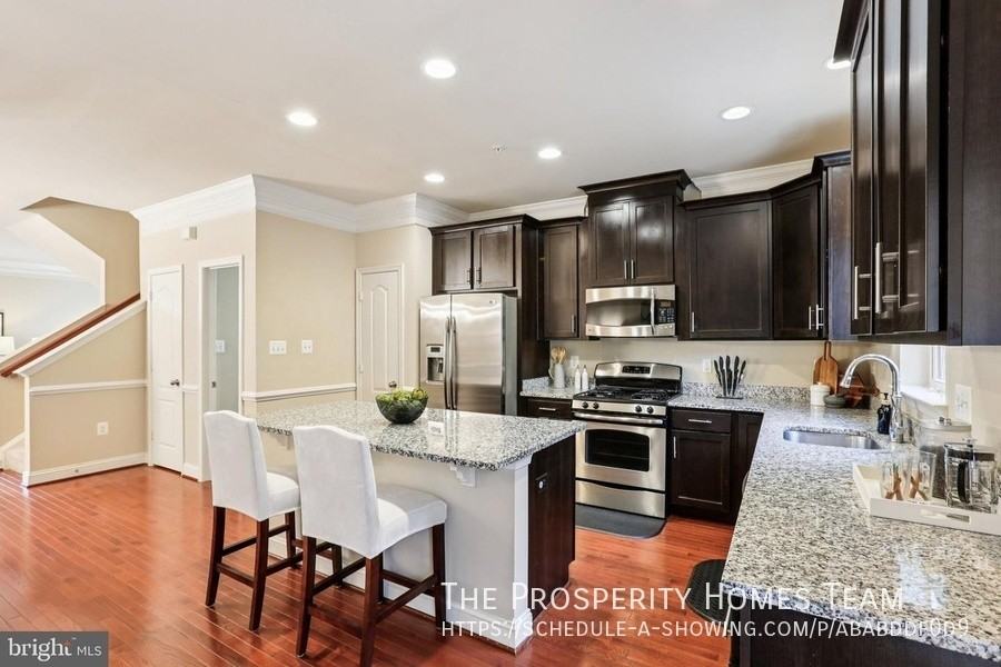 9384 Rock Ripple Ln - Photo 7 of 43