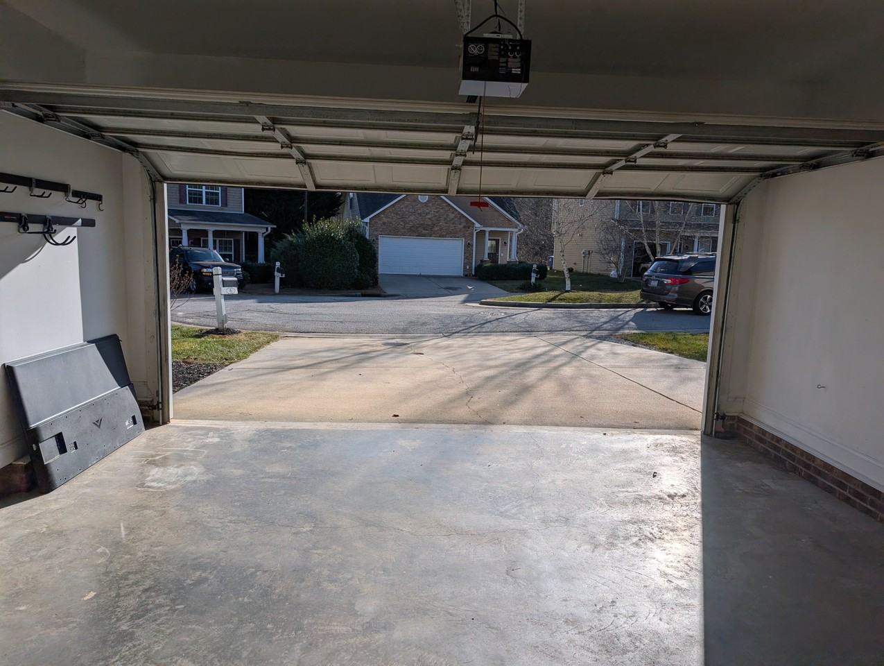 6 Maxim Ct - Photo 4 of 50