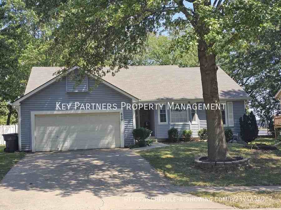 620 N Sunset Dr - Photo 2 of 19