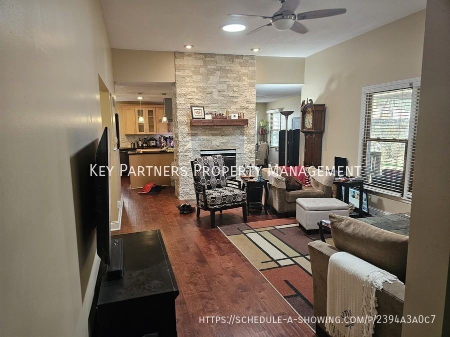 620 N Sunset Dr - Photo 4 of 19