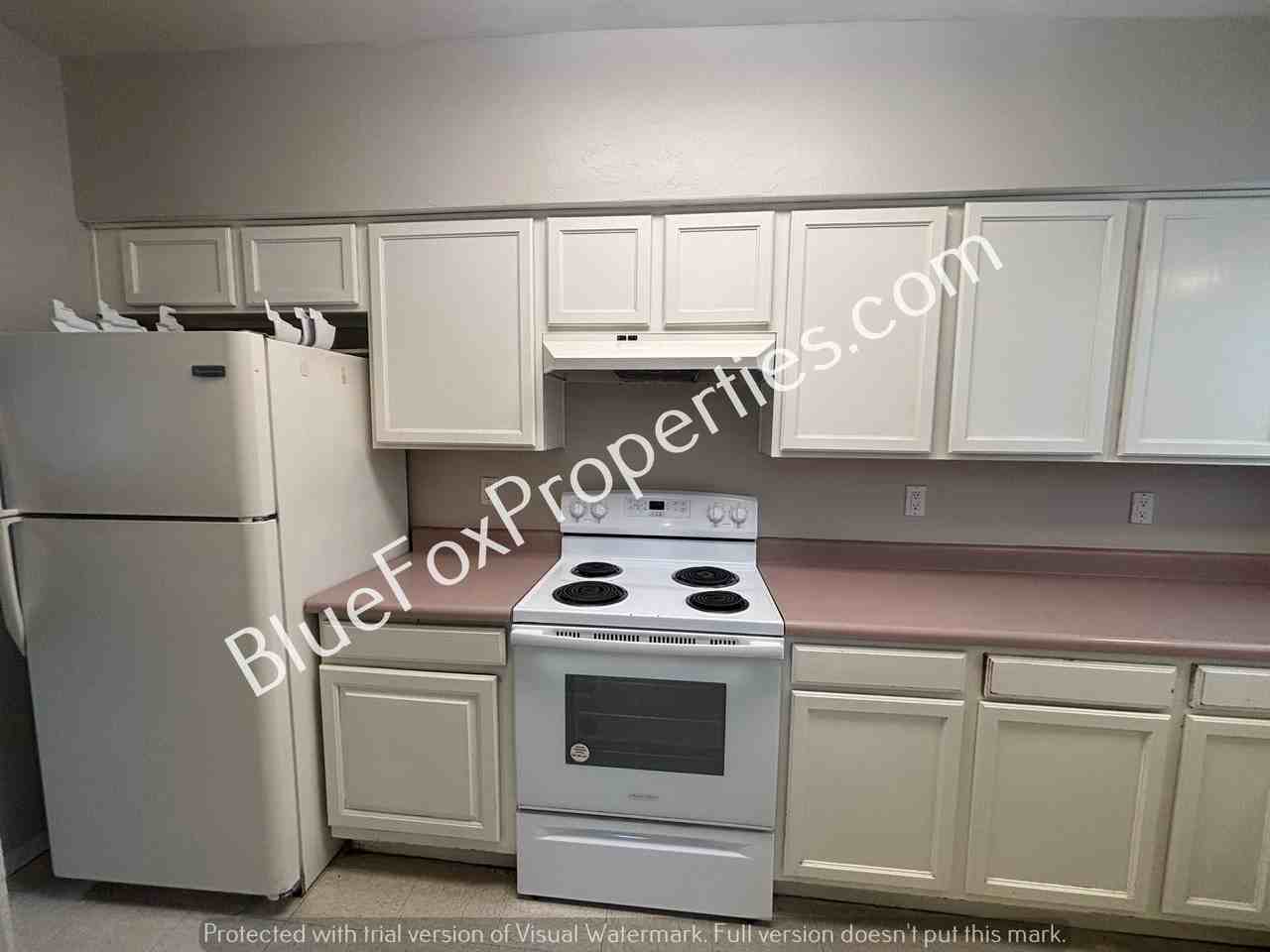 110 W Delano St #2 - Photo 3 of 15