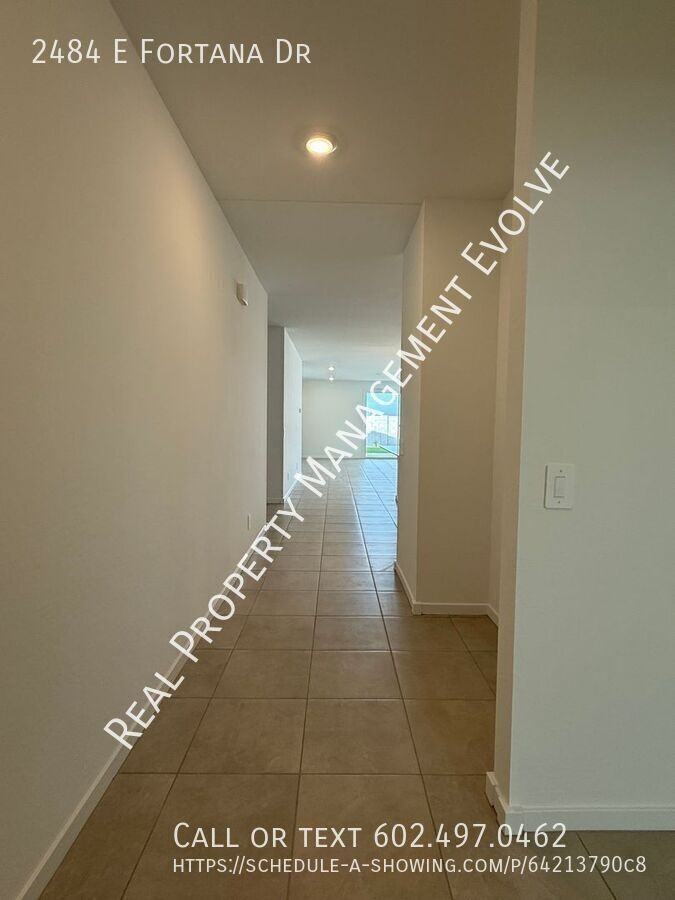 2484 E Fortana Dr - Photo 4 of 36