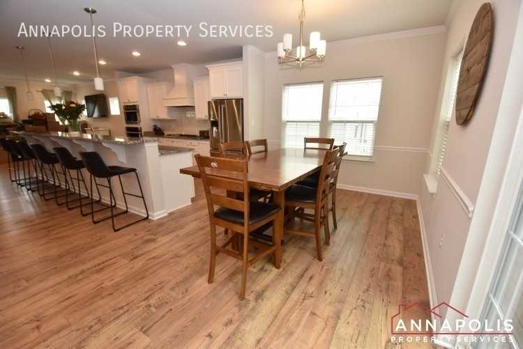 1379 Hawthorn Dr - Photo 7 of 21