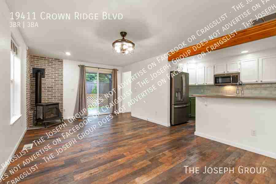 19411 Crown Ridge Blvd - Photo 3 of 38