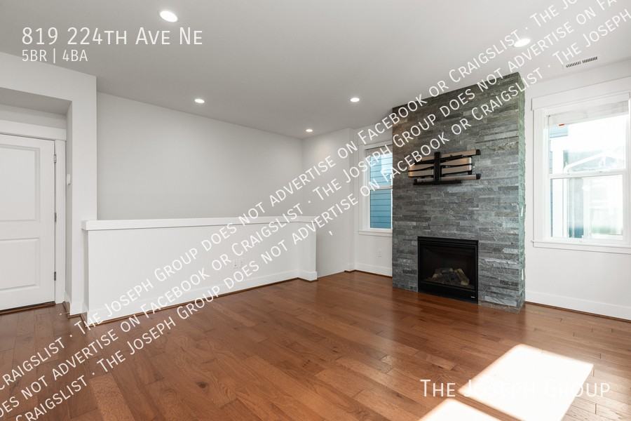 819 224th Ave Ne - Photo 3 of 41