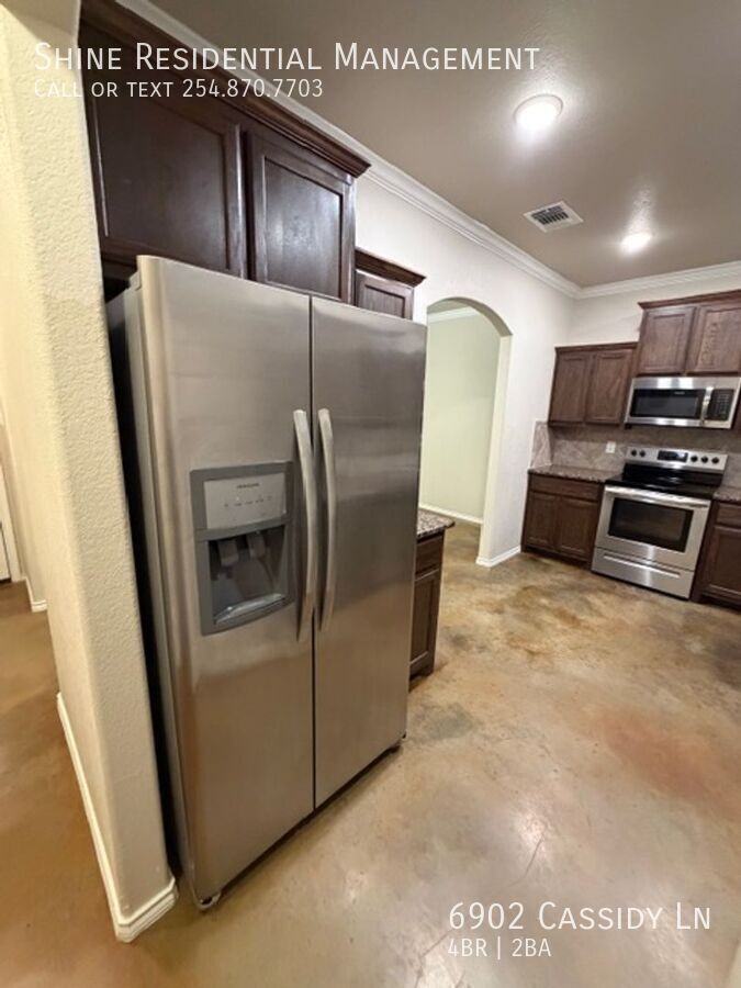 6902 Cassidy Ln - Photo 6 of 34