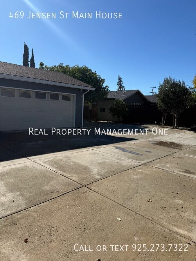 469 469 Jensen St Main House #B - Photo 2 of 26