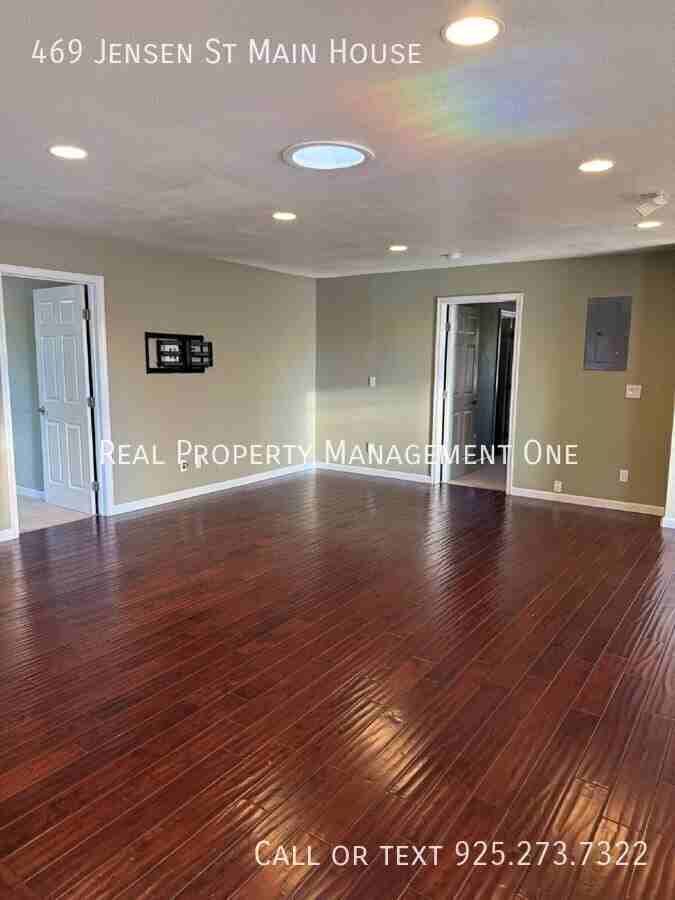 469 469 Jensen St Main House #B - Photo 5 of 26