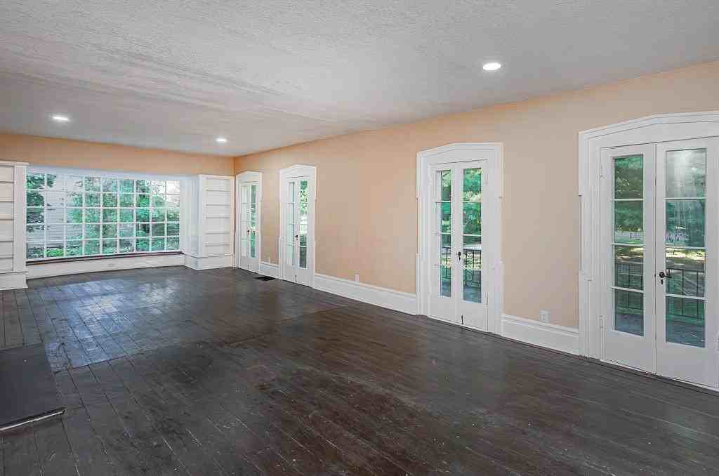 2030 Holloway Rd - Photo 6 of 38