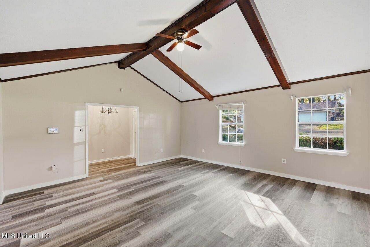 1264 Woodfield Dr - Photo 3 of 21