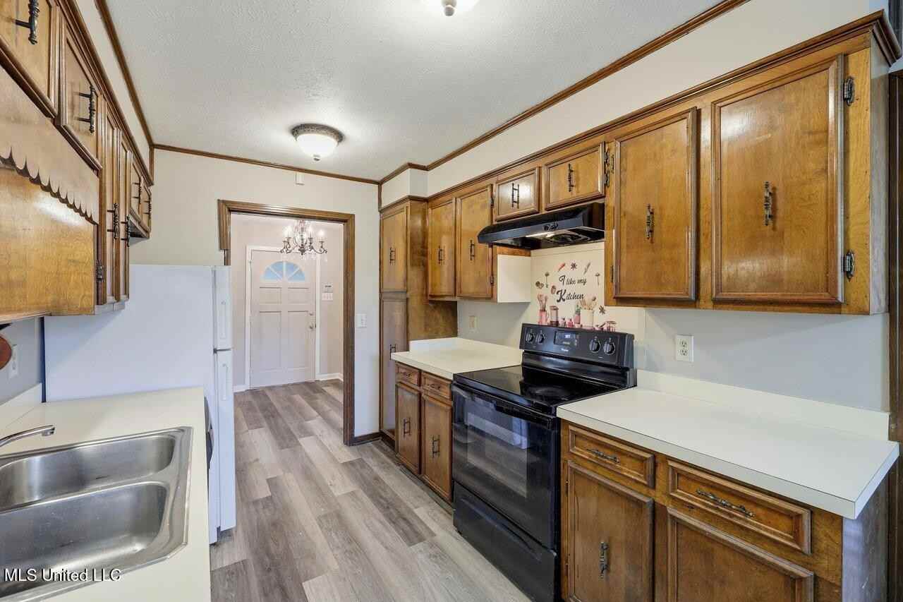 1264 Woodfield Dr - Photo 7 of 21