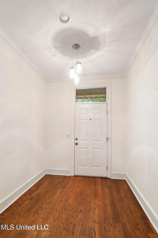 246 Eastbrooke St - Photo 3 of 27