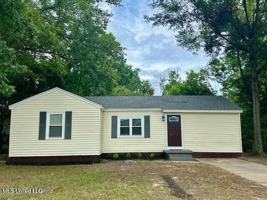 featured image of 306 Parkway Dr