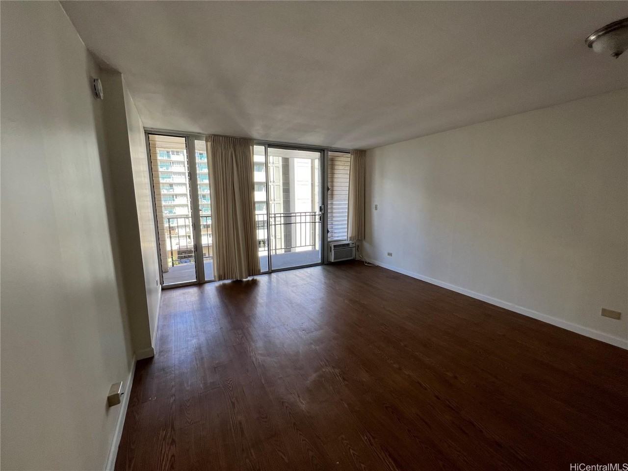 2345 Ala Wai Blvd #809 - Photo 2 of 11