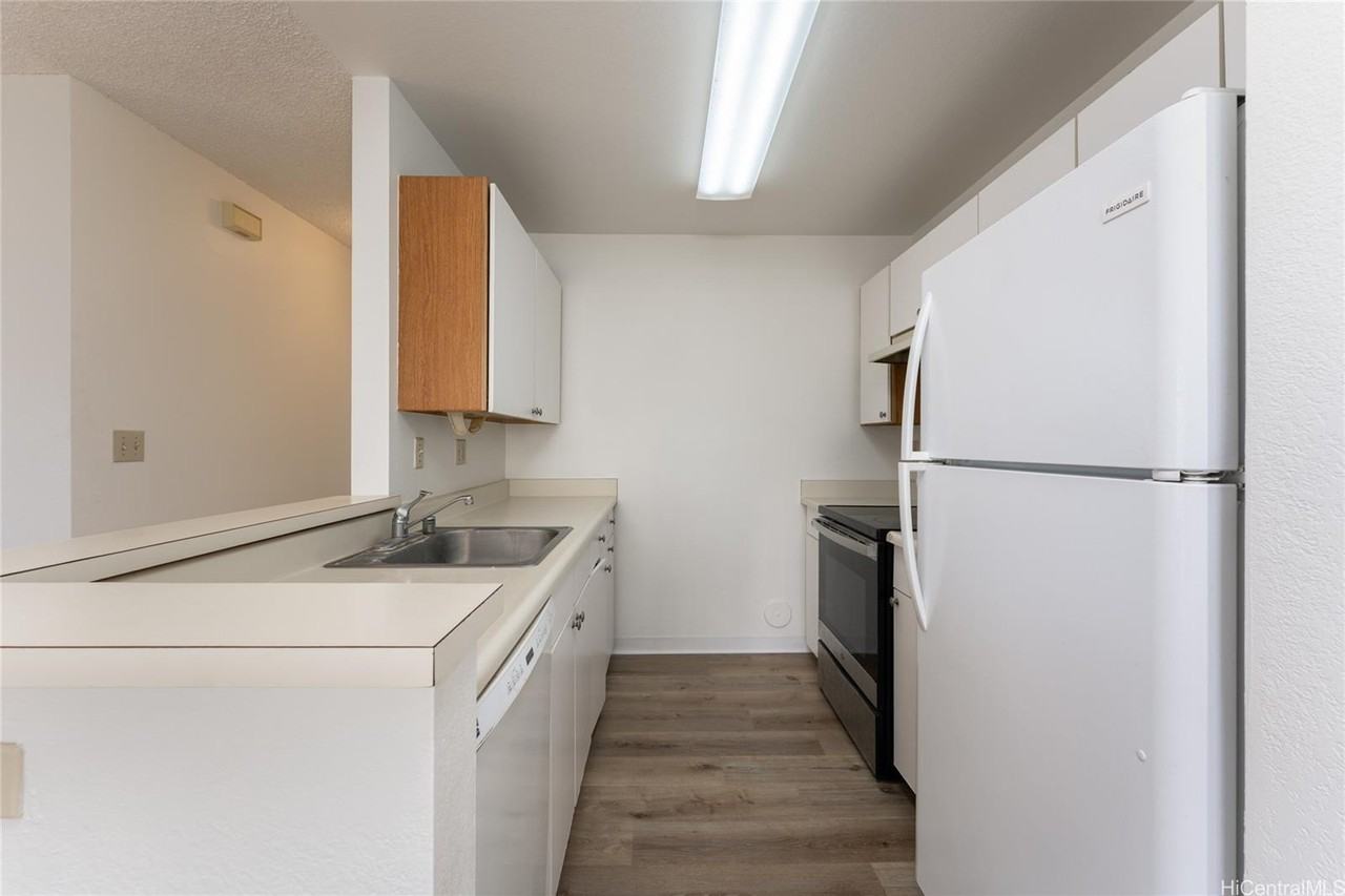 94-105 Luluka Pl #J106 - Photo 2 of 24