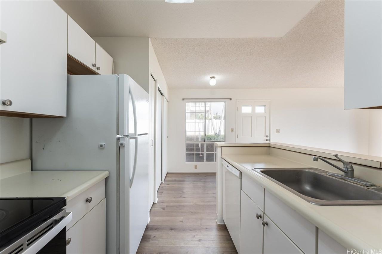 94-105 Luluka Pl #J106 - Photo 4 of 24