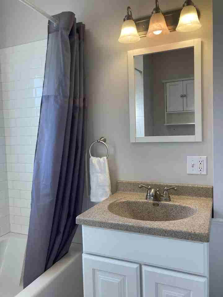 3157 Strathmoor Ave - Photo 5 of 19