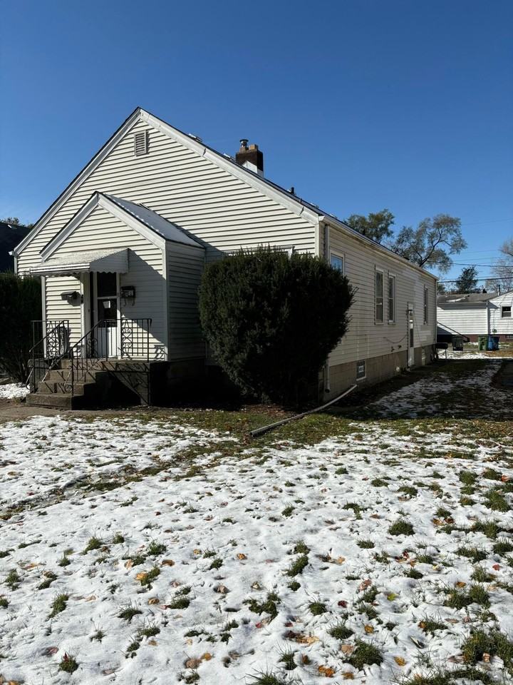 6634 Harrison Ave - Photo 2 of 10