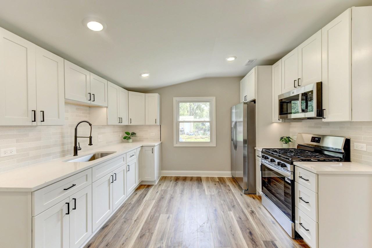 3908 W 127th Pl - Photo 3 of 18