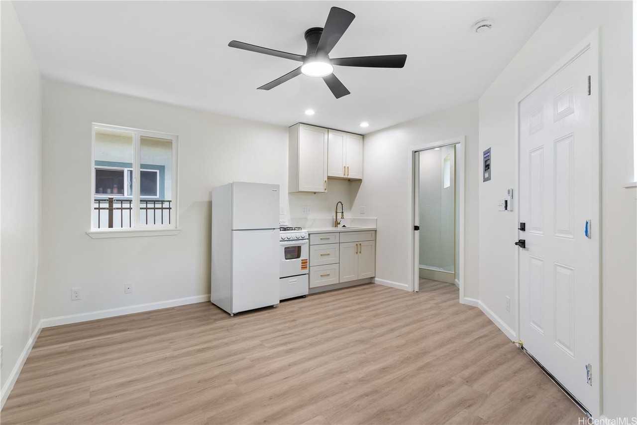 1861 Kapiolani Blvd #E - Photo 2 of 9