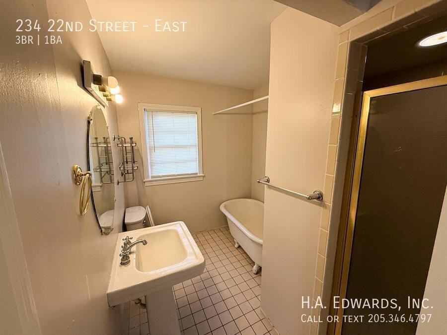 234 22nd St E #EAST - Photo 5 of 6