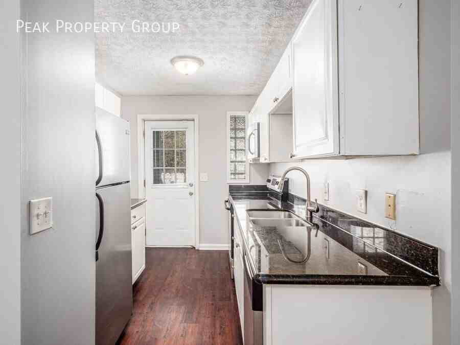 1240 S Washington Ave - Photo 3 of 50