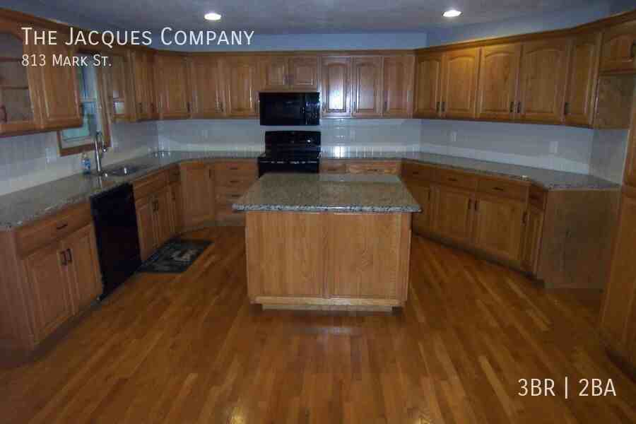 813 Mark St - Photo 6 of 19