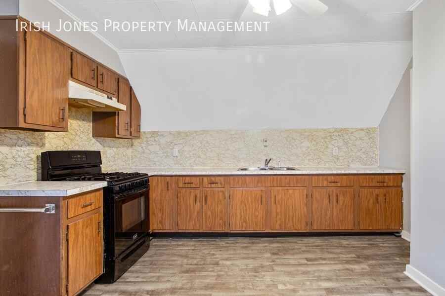 194 Central Ave - Photo 3 of 15