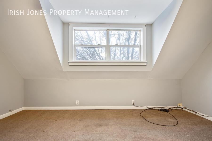 194 Central Ave - Photo 7 of 15