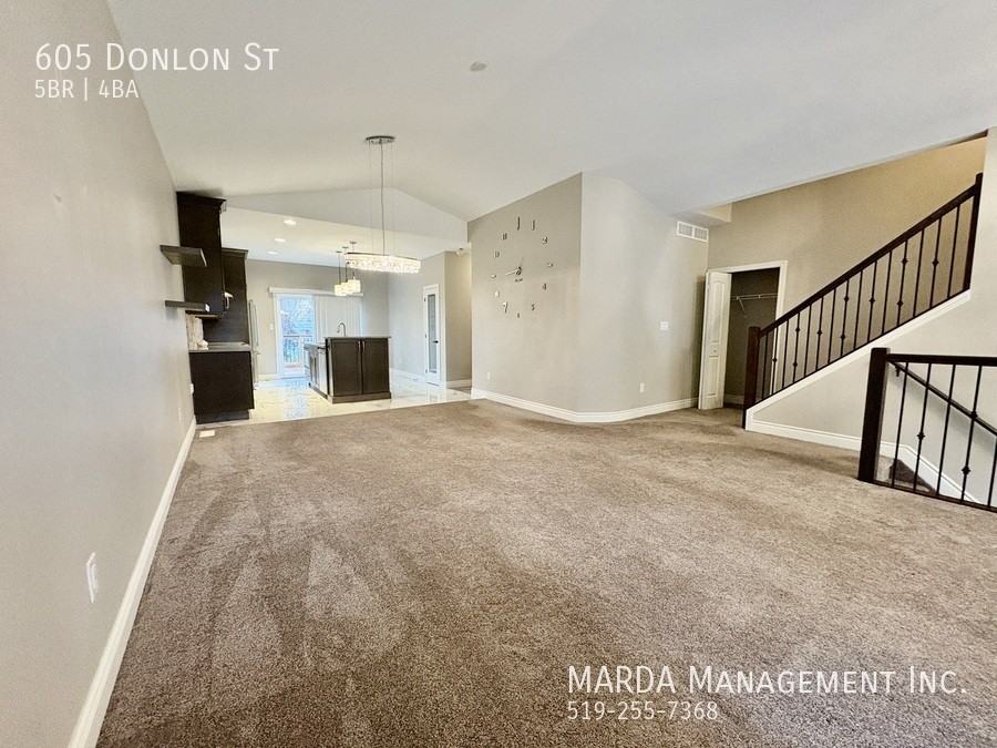 605 Donlon St - Photo 5 of 50