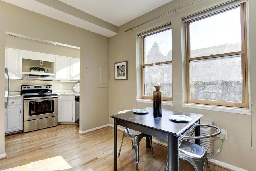 1811 Vernon St Nw #201 - Photo 4 of 12