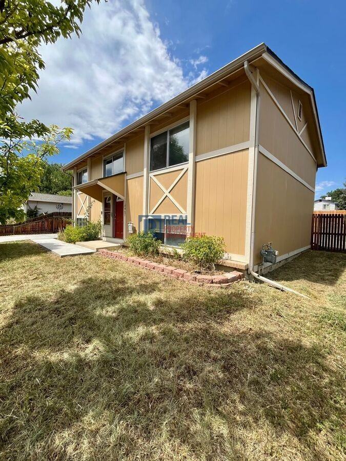 18867 W 61st Ave - Photo 3 of 16