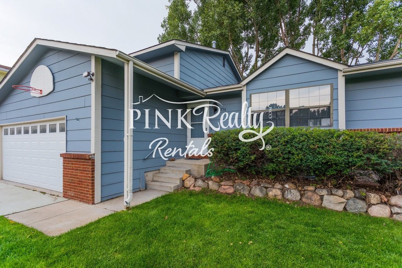 8274 Caravel Dr - Photo 3 of 46