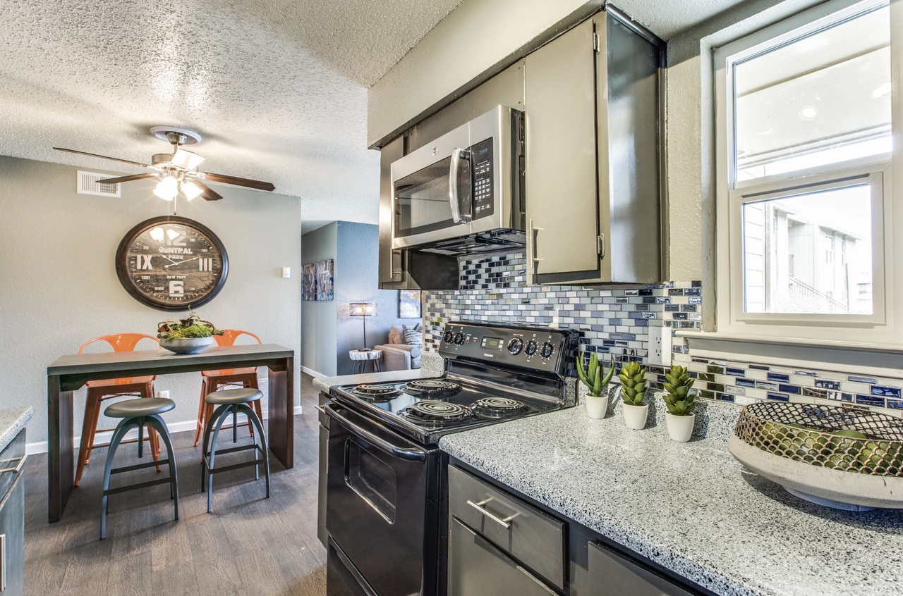 The Hangar - Photo 4 of 25