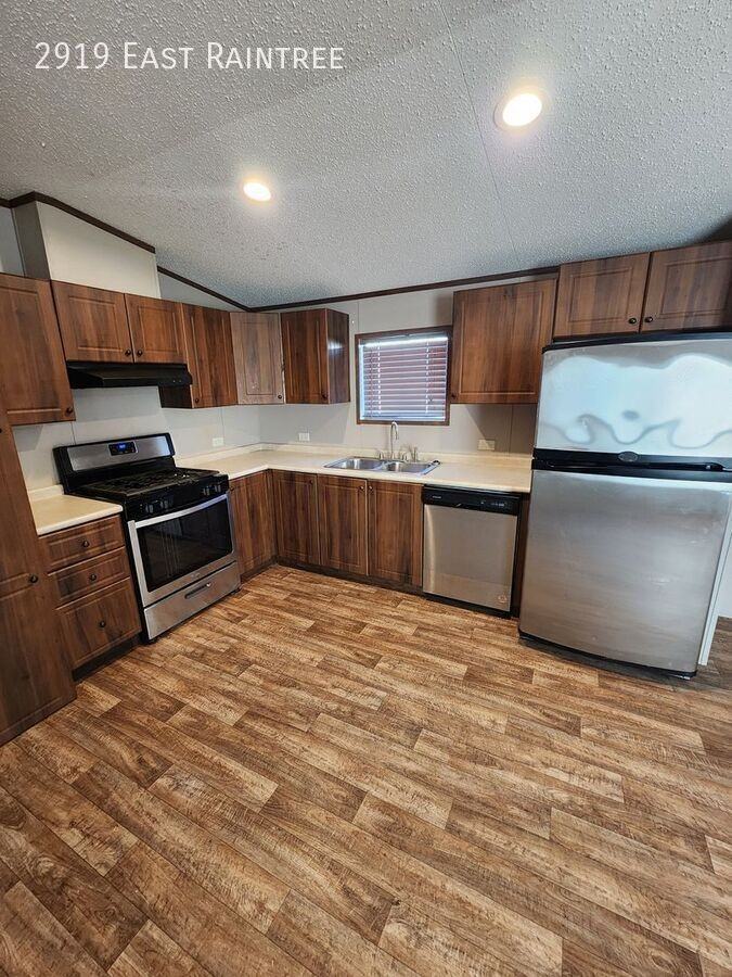 2919 E Raintree Ave - Photo 3 of 8