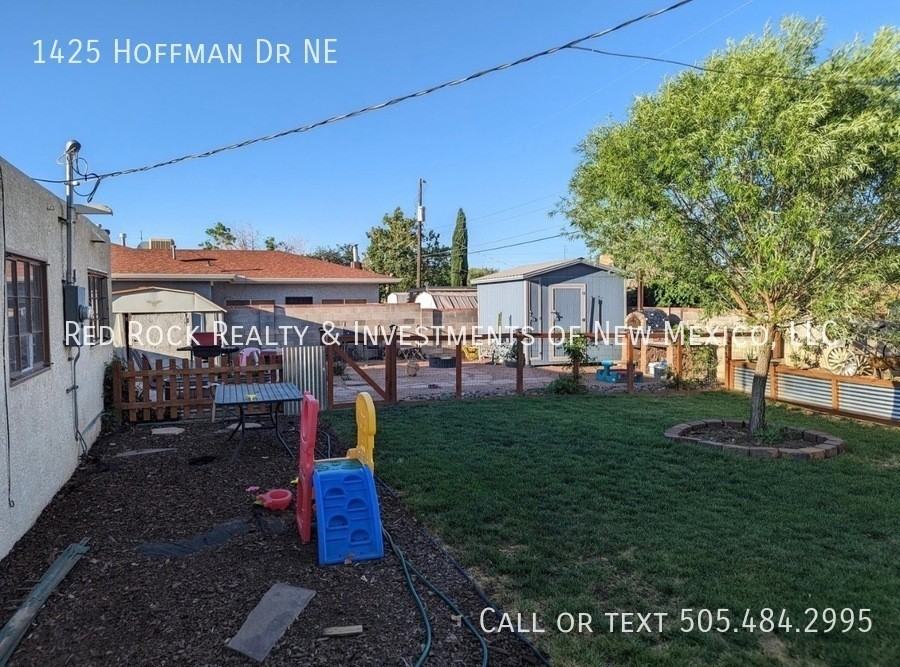 1425 Hoffman Dr Ne - Photo 6 of 10