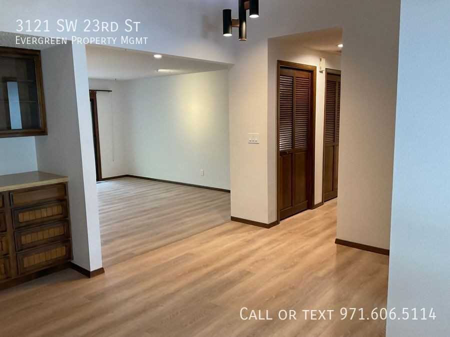 3121 Sw 23rd St - Photo 6 of 27