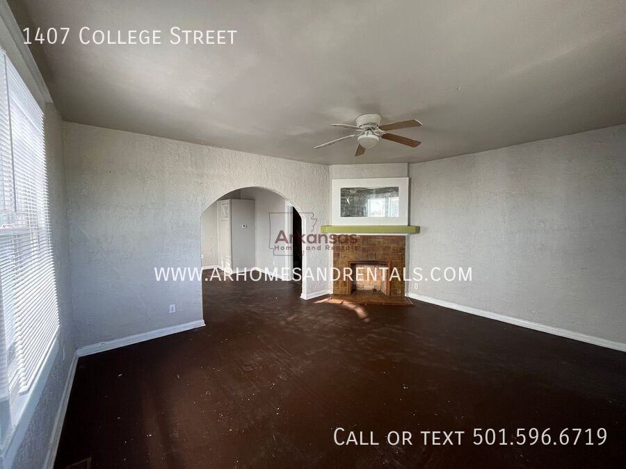 1407 College St - Photo 2 of 15