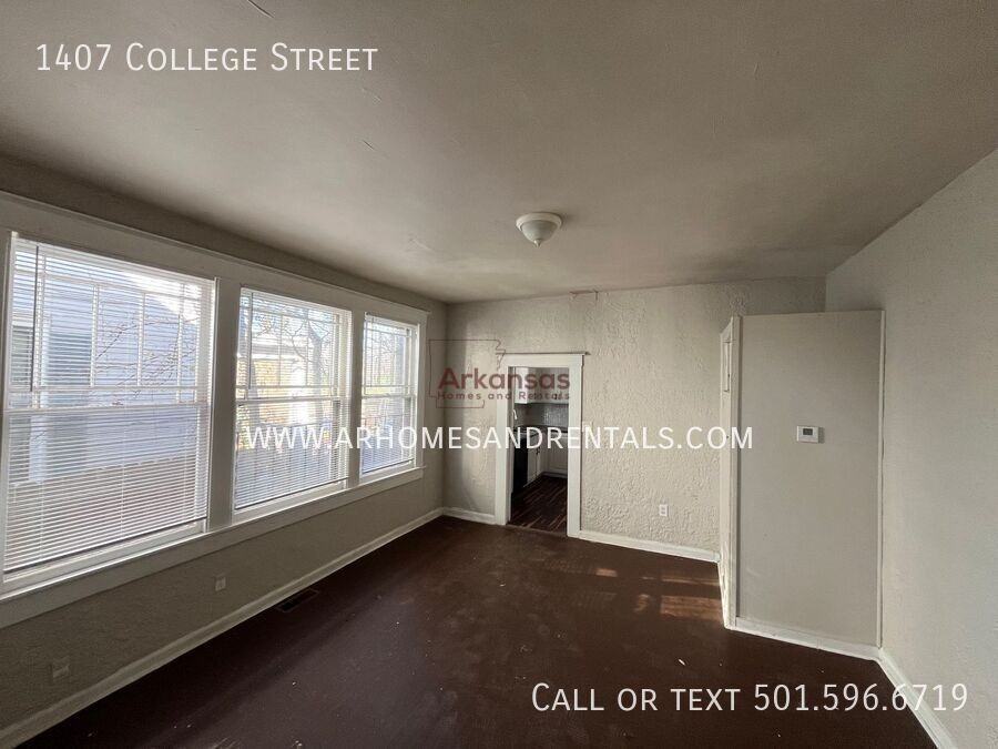 1407 College St - Photo 4 of 15