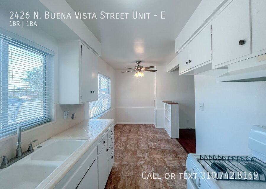 2426 N Buena Vista St #E - Photo 4 of 26